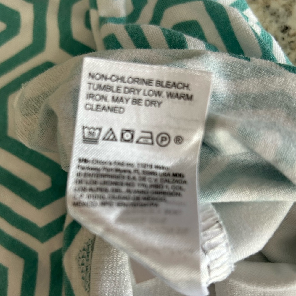 Chico’s Geometric Print V Neck 3/4 Sleeves Turquoise White Pullover Top Size M - Picture 5 of 8